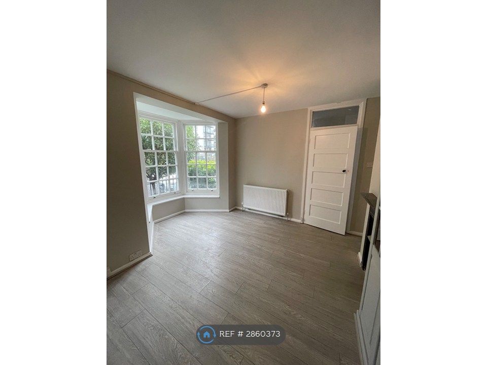 Property photo 2 of 13 Bedroom