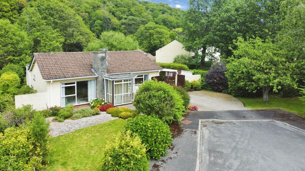 Property photo 1 of 27