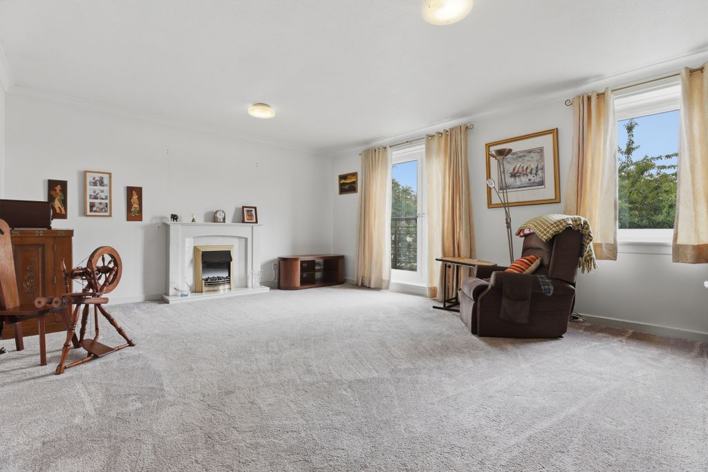 Property photo 2 of 29