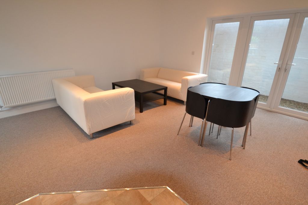 Property photo 3 of 8 Communal Lounge