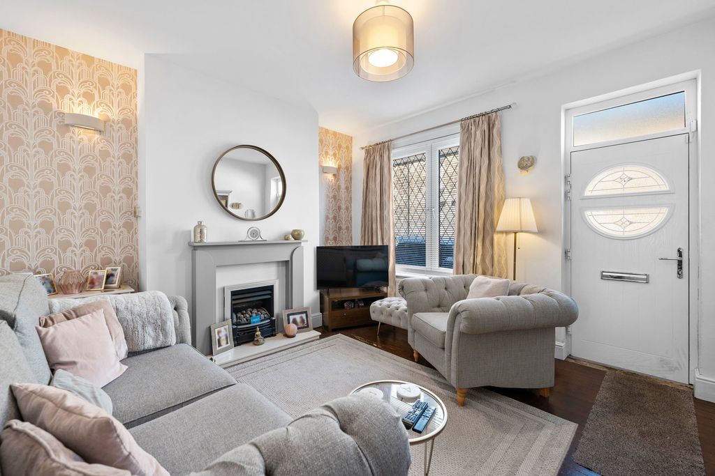 Property photo 2 of 21