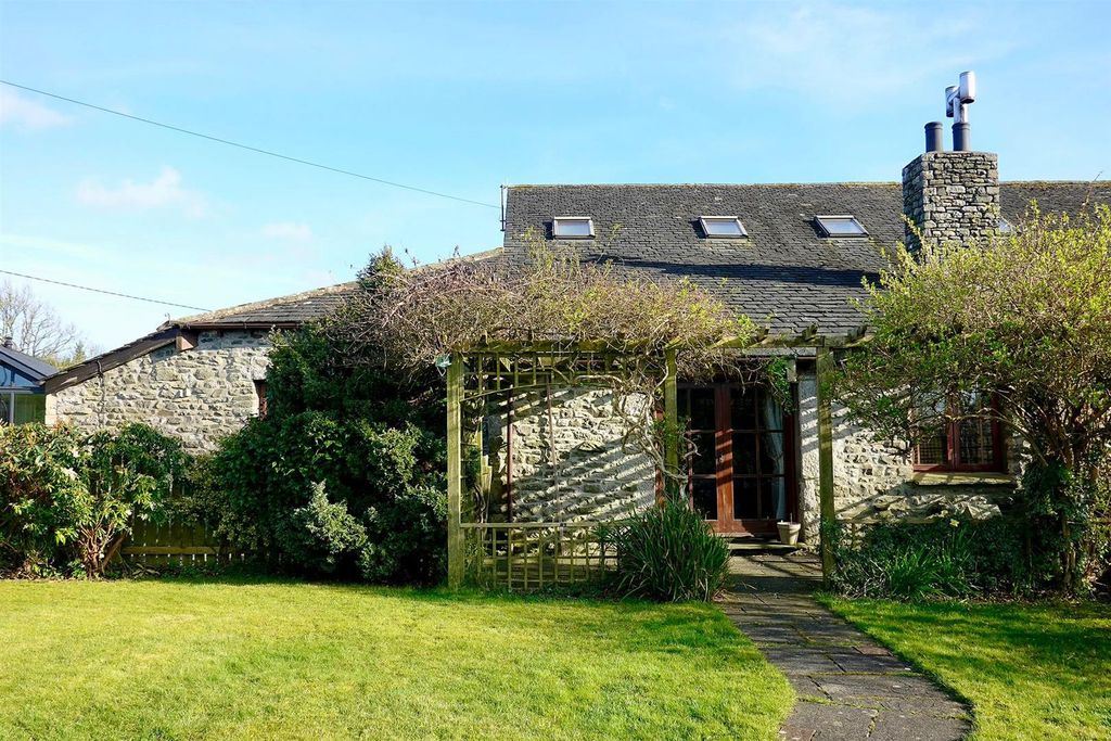 Property photo 2 of 24