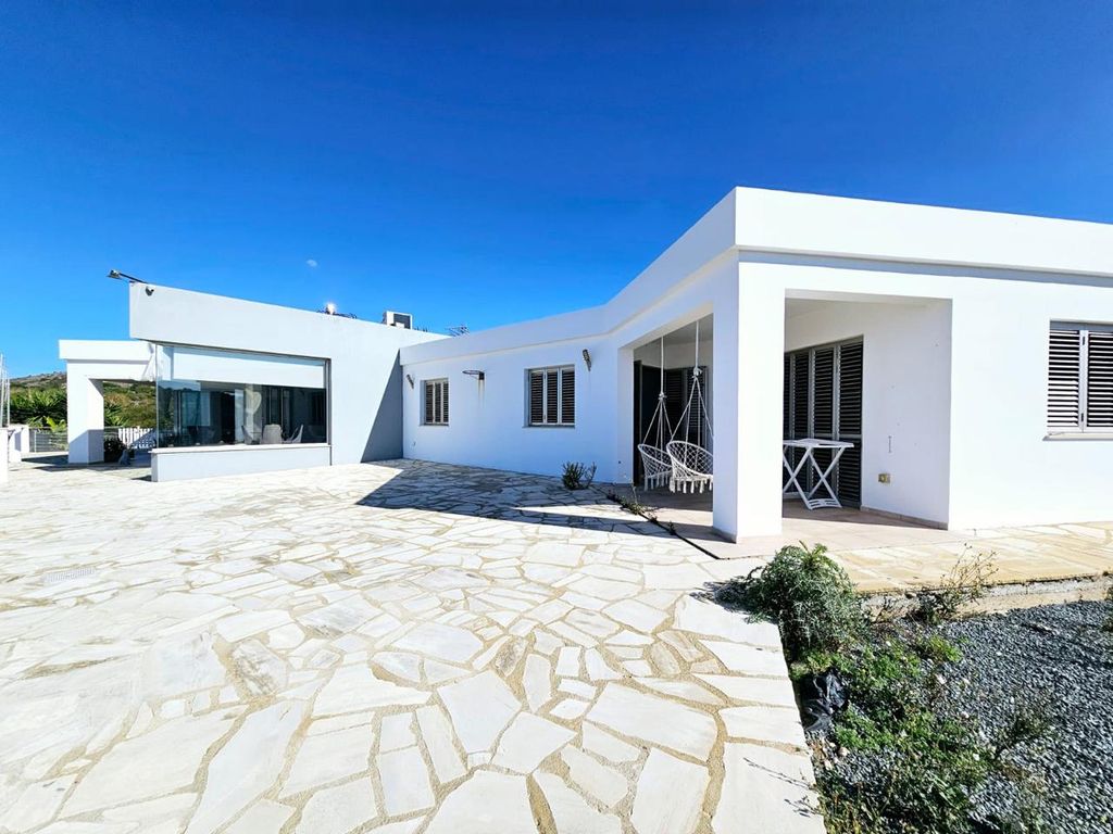 Property photo 1 of 37