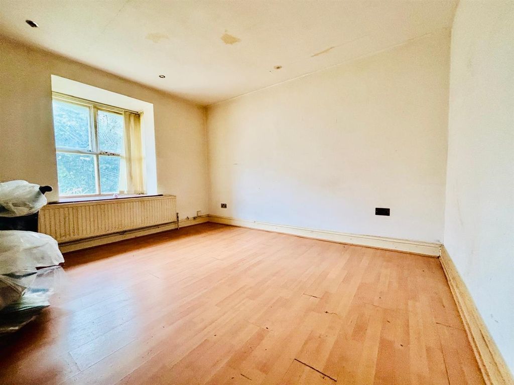 Property photo 2 of 14 Living Room:
