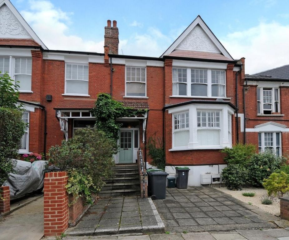 Property photo 1 of 8 Photo 6