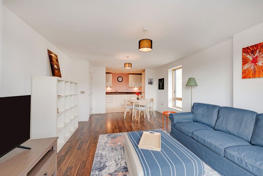 Property photo 2 of 6