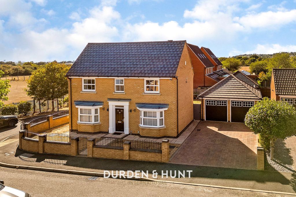 Property photo 1 of 45