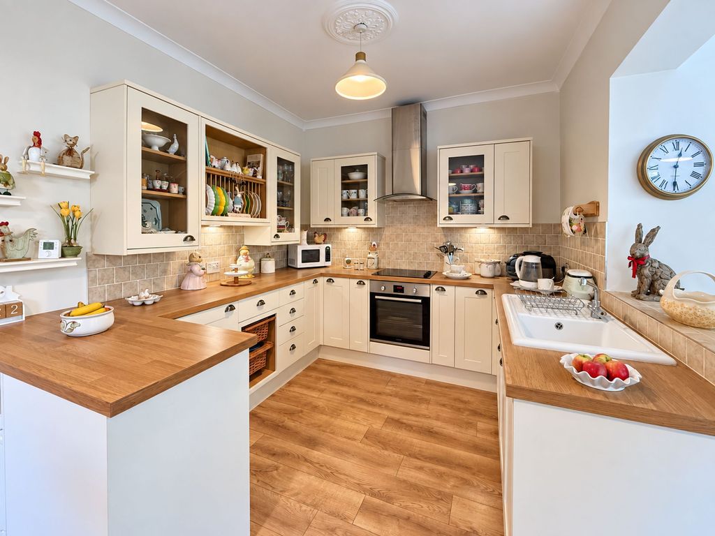 Property photo 3 of 33
