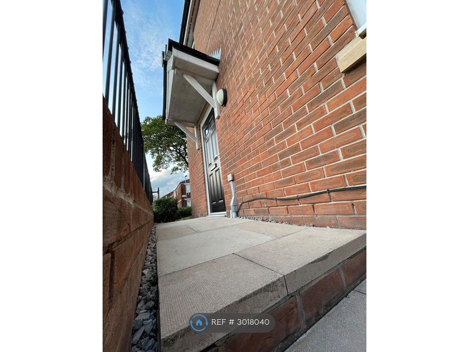 Property photo 3 of 30 Leading To Front Door