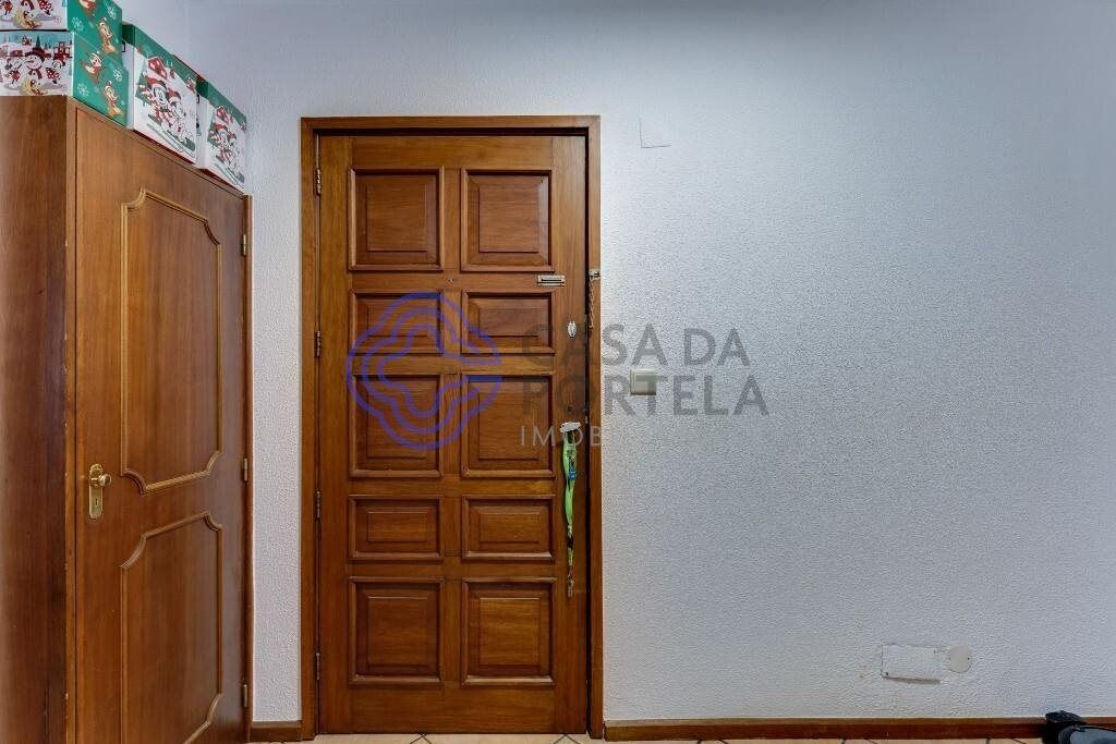 Property photo 2 of 33