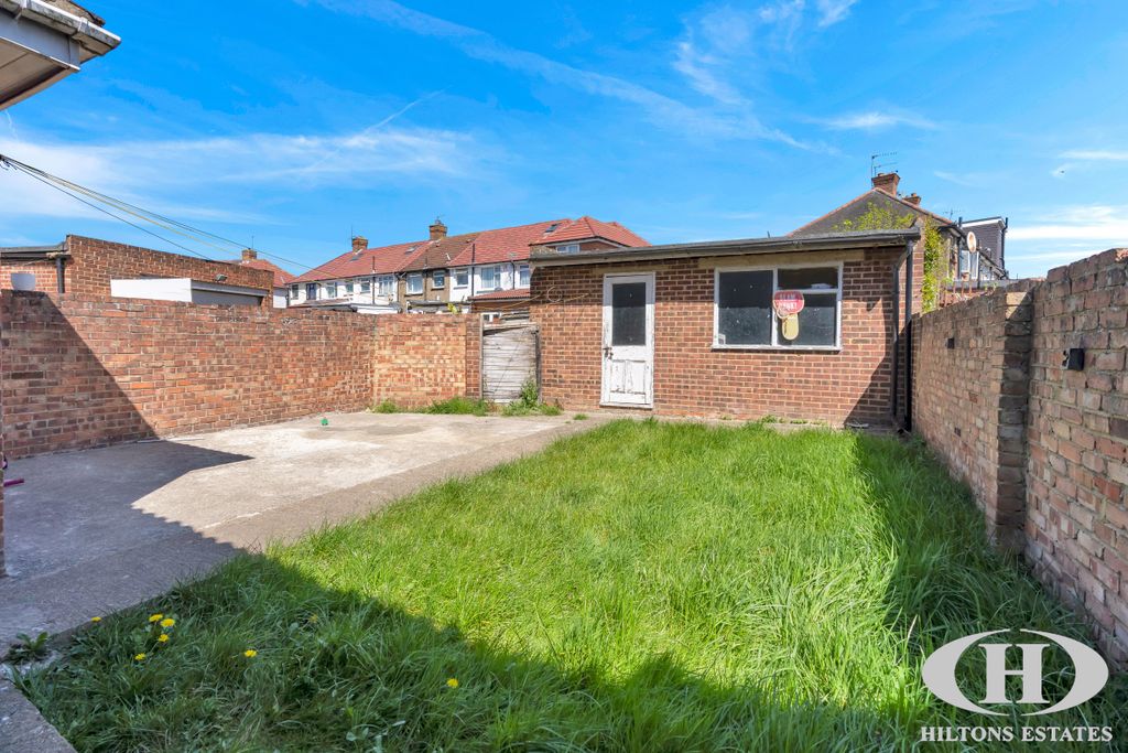 Property photo 3 of 15