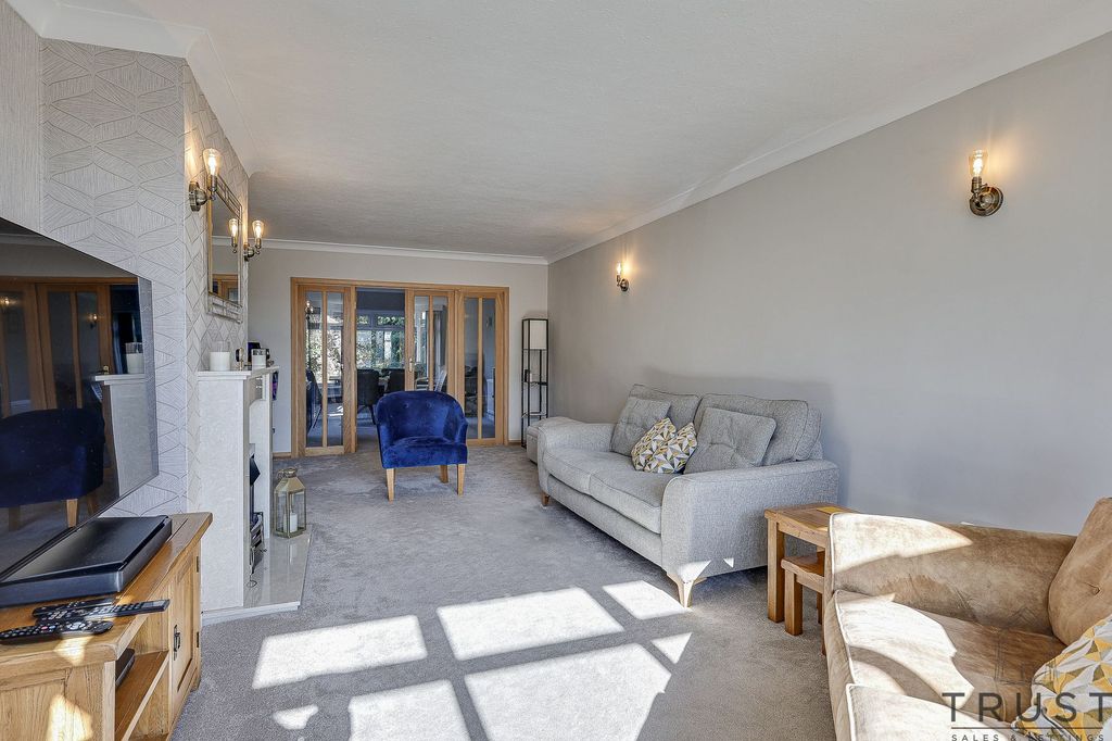 Property photo 2 of 41