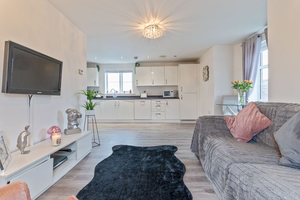 Property photo 3 of 16