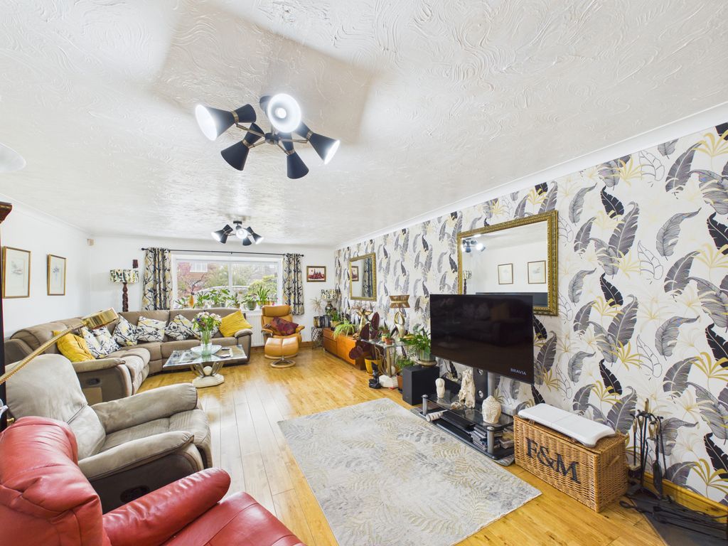 Property photo 2 of 18 Gallery