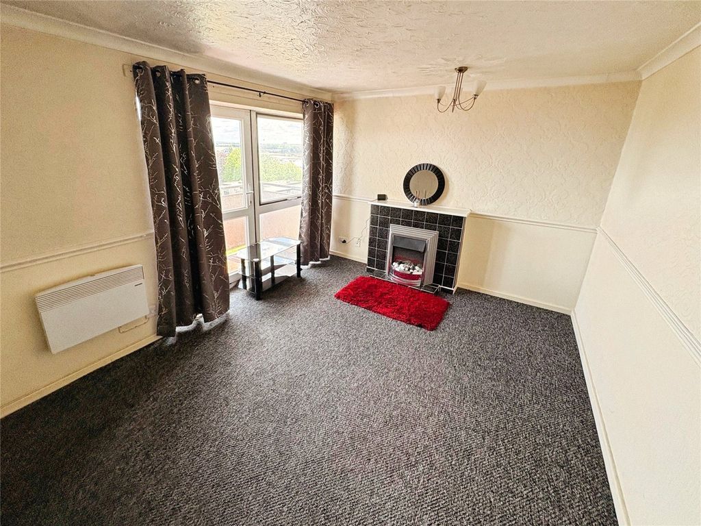 Property photo 3 of 7 Living Room