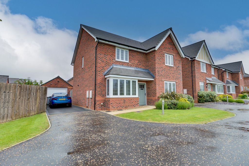 Property photo 1 of 33