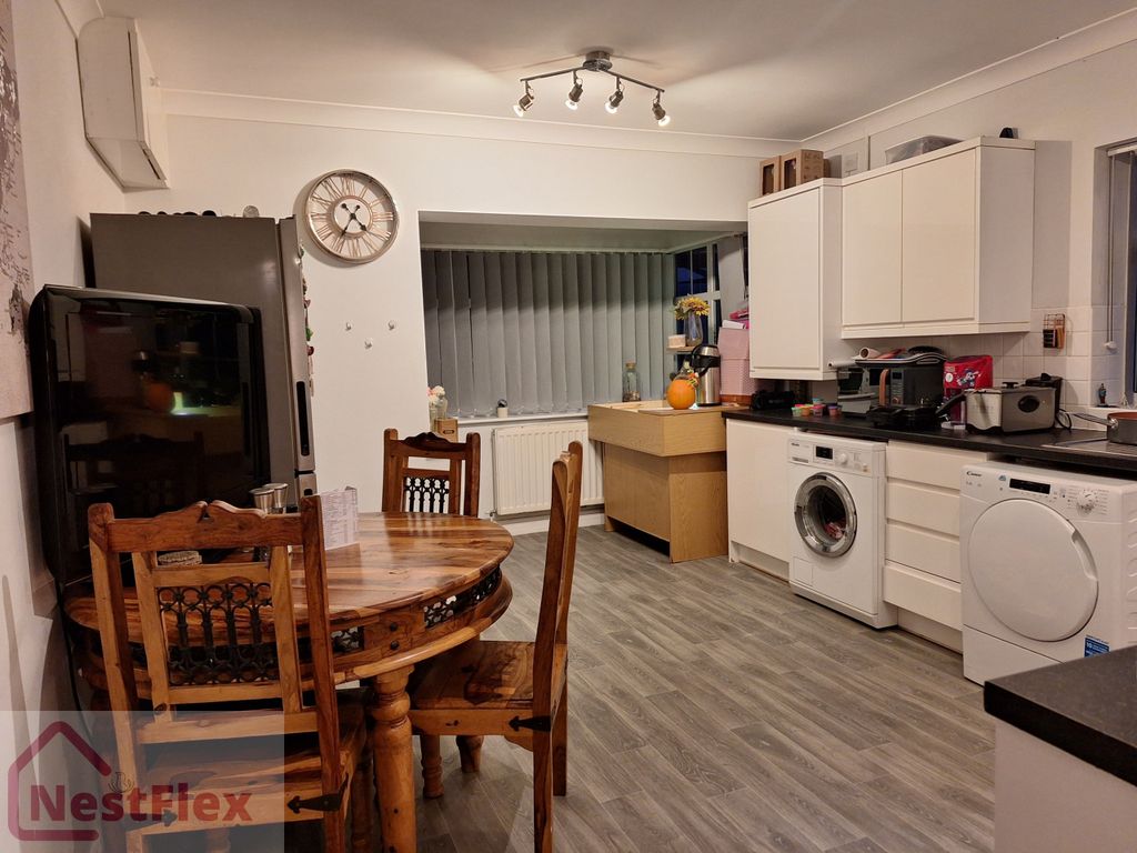 Property photo 3 of 9 Gedney Road Kitche.Jpeg
