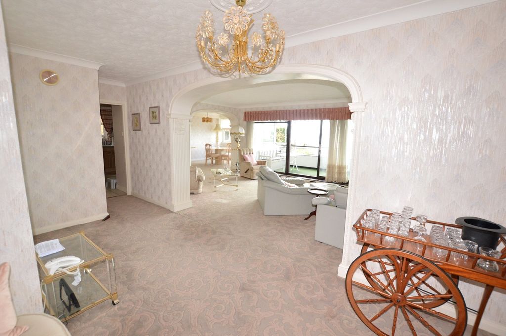 Property photo 2 of 17 Picture No. 07