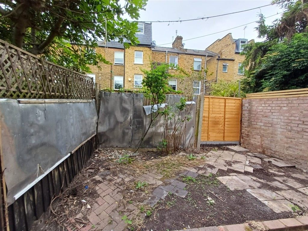 Property photo 3 of 6