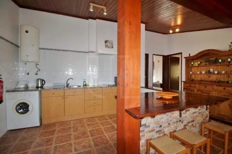 Property photo 2 of 27