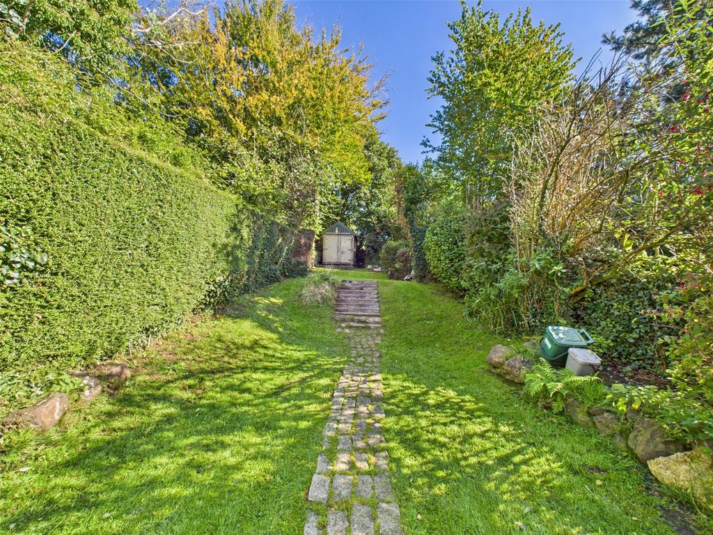 Property photo 2 of 19 Picture No. 16