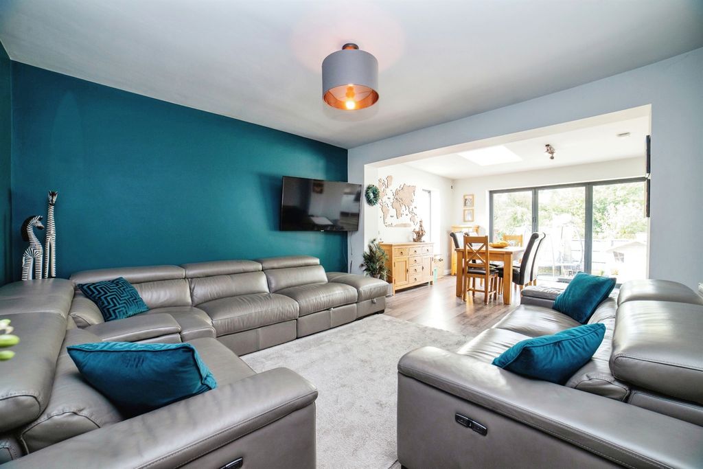 Property photo 2 of 17