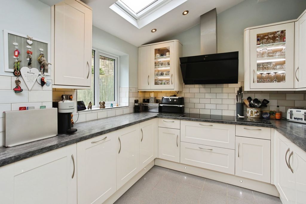 Property photo 3 of 20 Pbox-Img.Jpg