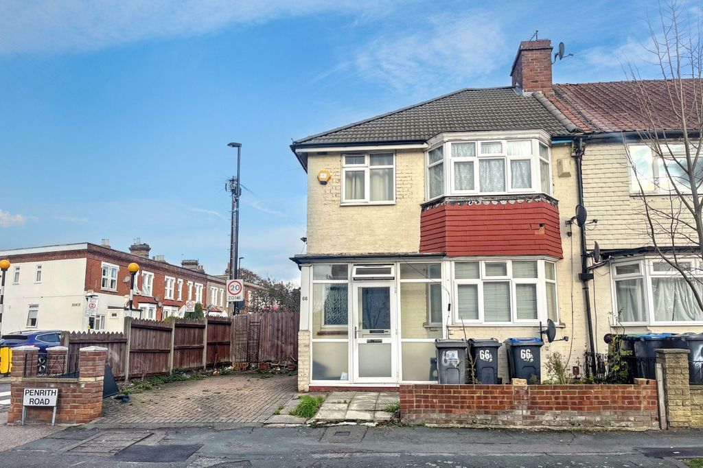 Property photo 1 of 24 66 Penrith Road, Thornton Heath, Surrey, Cr7 8Pl