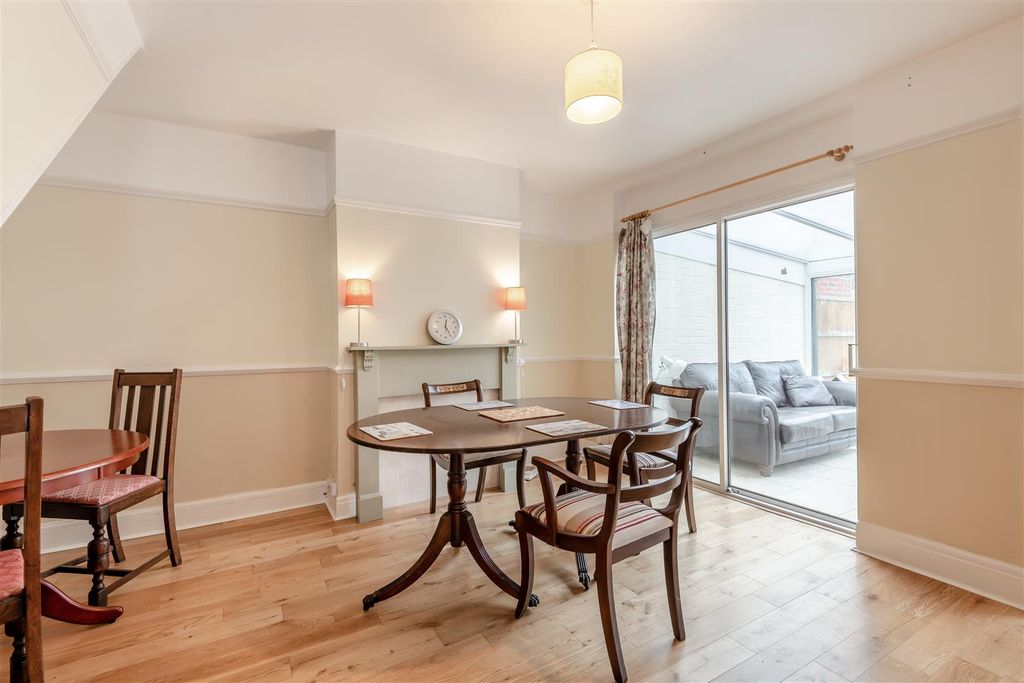 Property photo 3 of 16 8665474-Interior15.Jpg