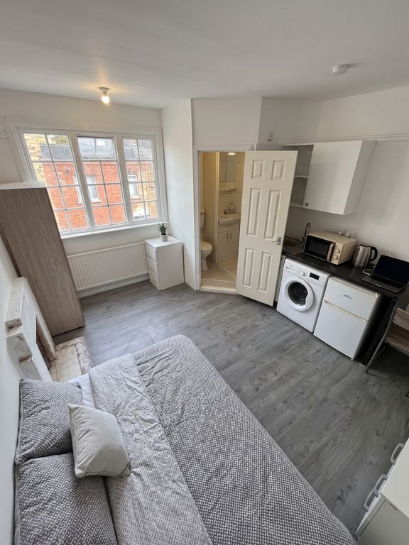 Property photo 1 of 2
