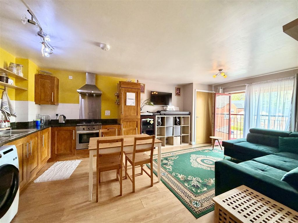 Property photo 2 of 18 2