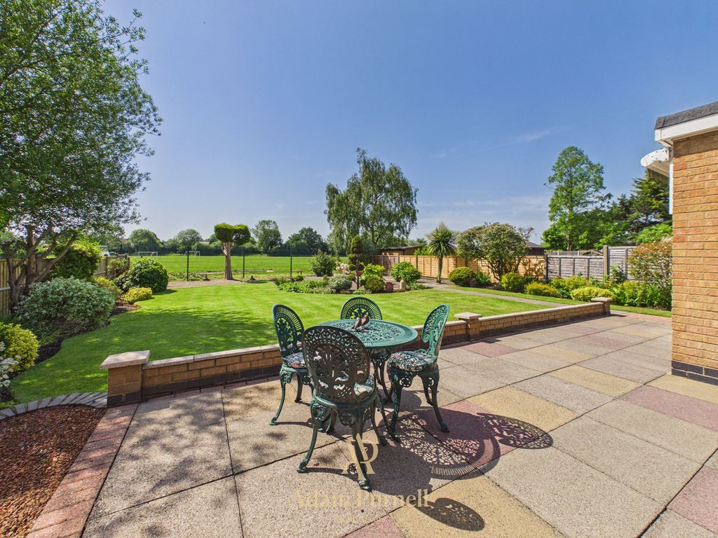 Property photo 2 of 34