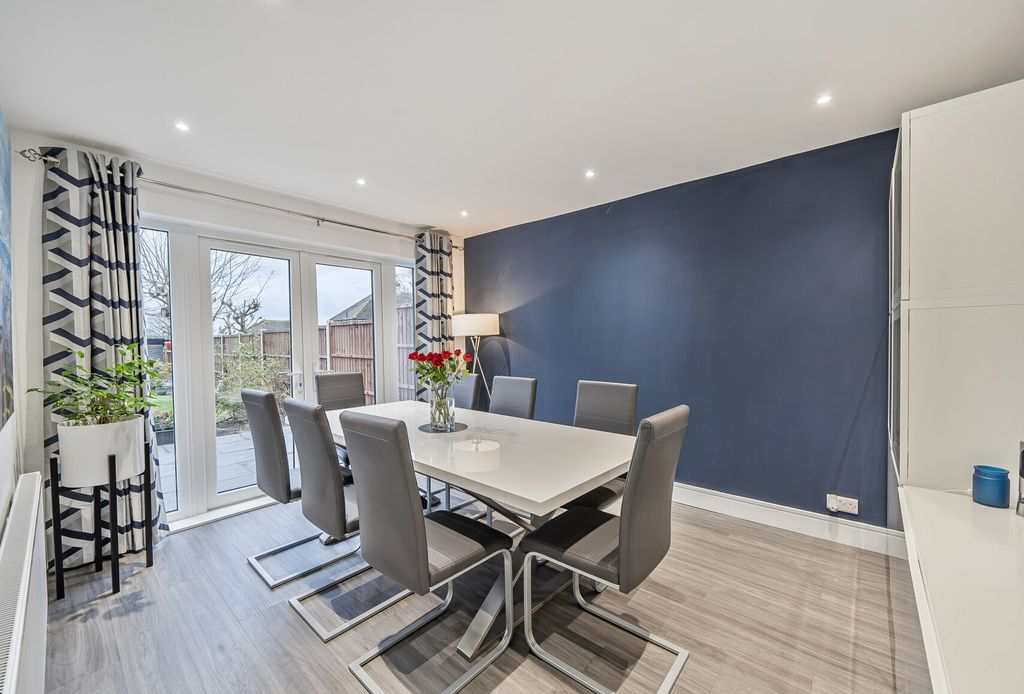 Property photo 2 of 12 1415836-17-69973F...