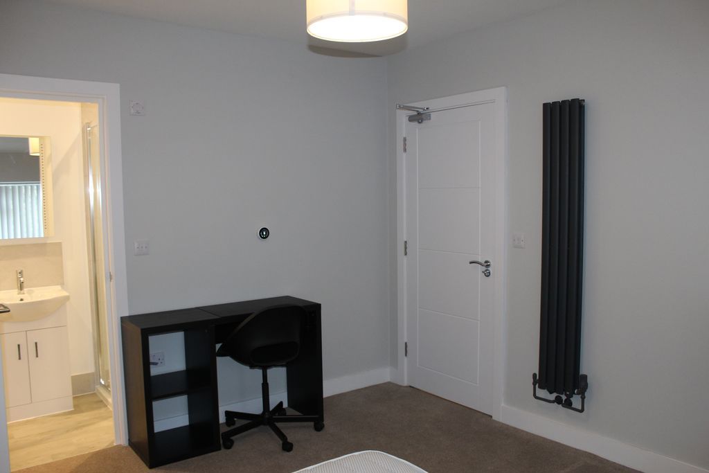 Property photo 2 of 9 Photo 3