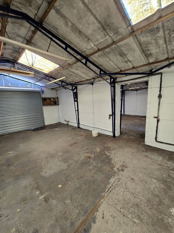 Property photo 3 of 7 Photo 5