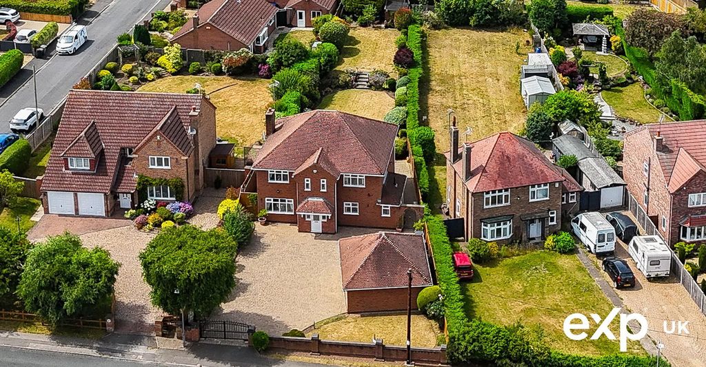 Property photo 2 of 38