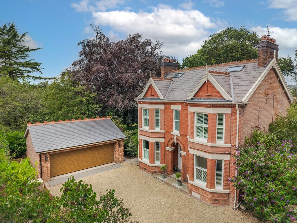 Property photo 1 of 50