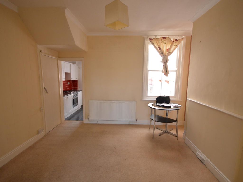 Property photo 3 of 11 Dining Room