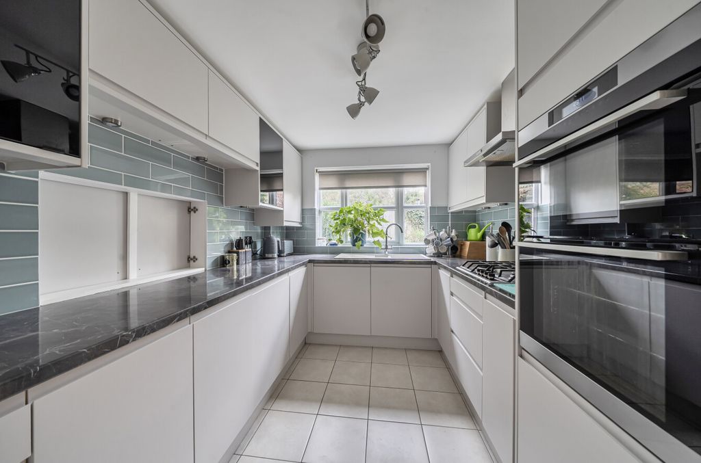 Property photo 3 of 20 1421592-7-69A6E40...