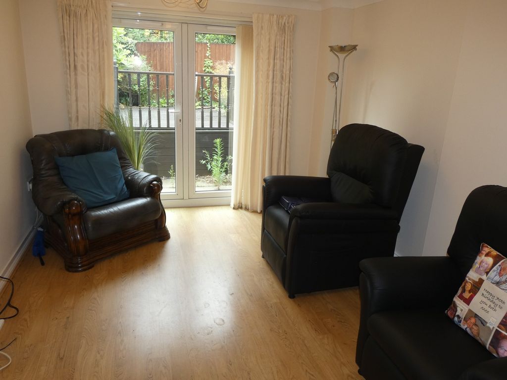 Property photo 2 of 12 Main Lounge