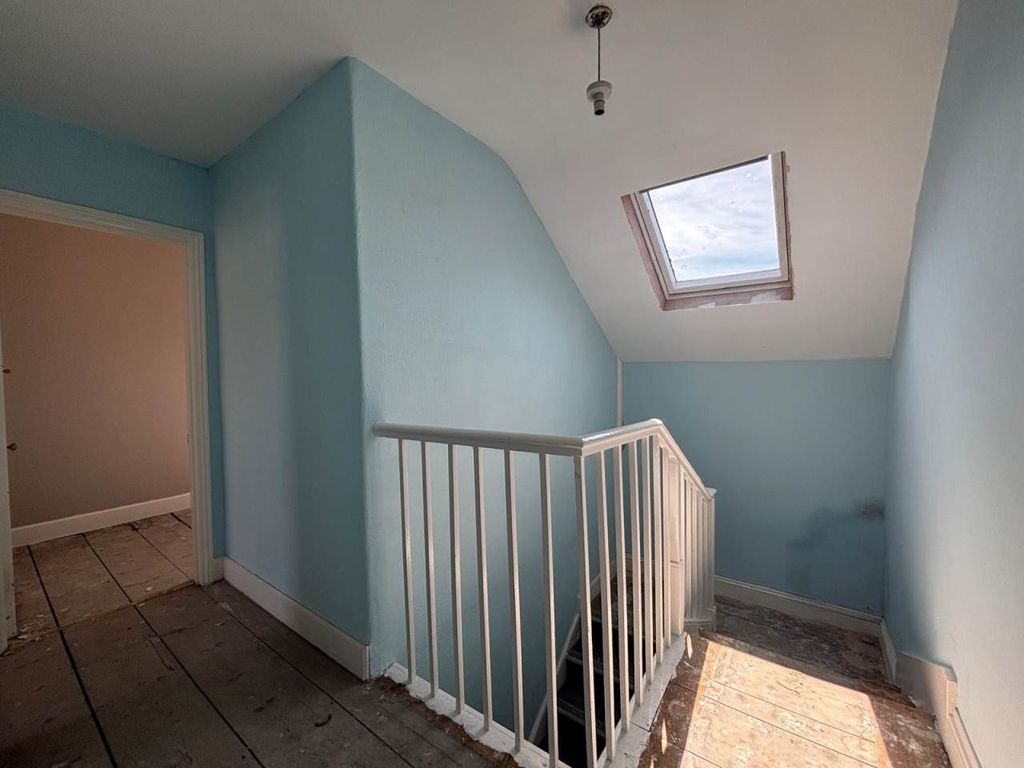 Property photo 3 of 7 Baker 5