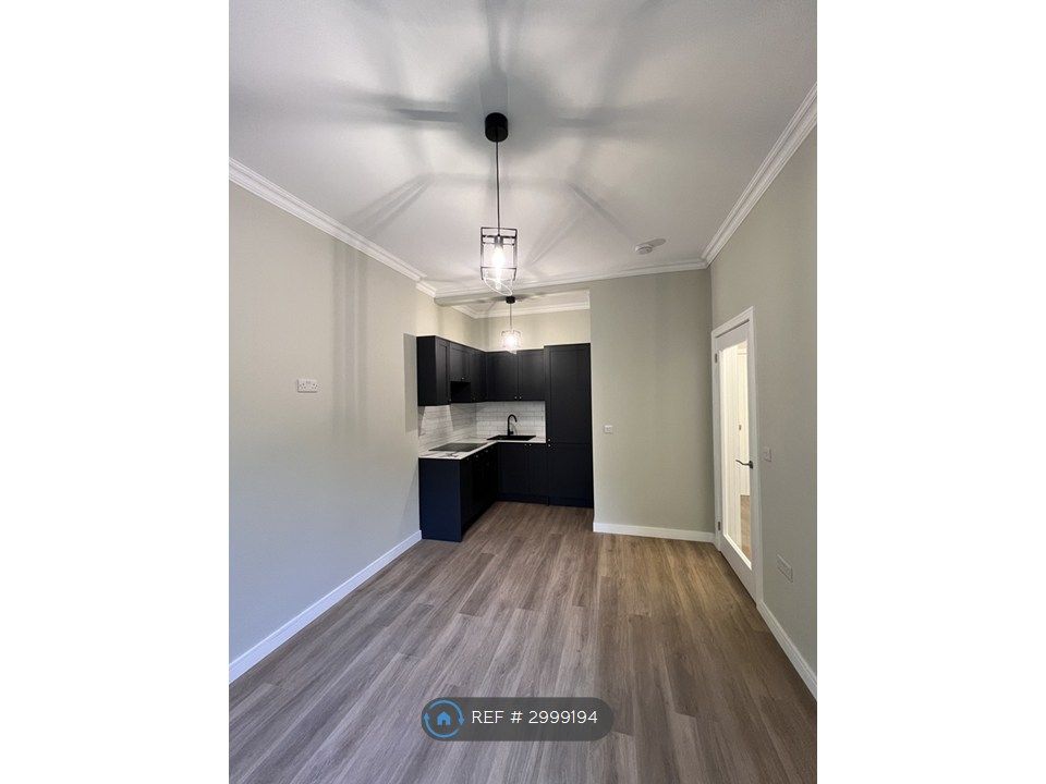 Property photo 2 of 12 Kitchen/Living