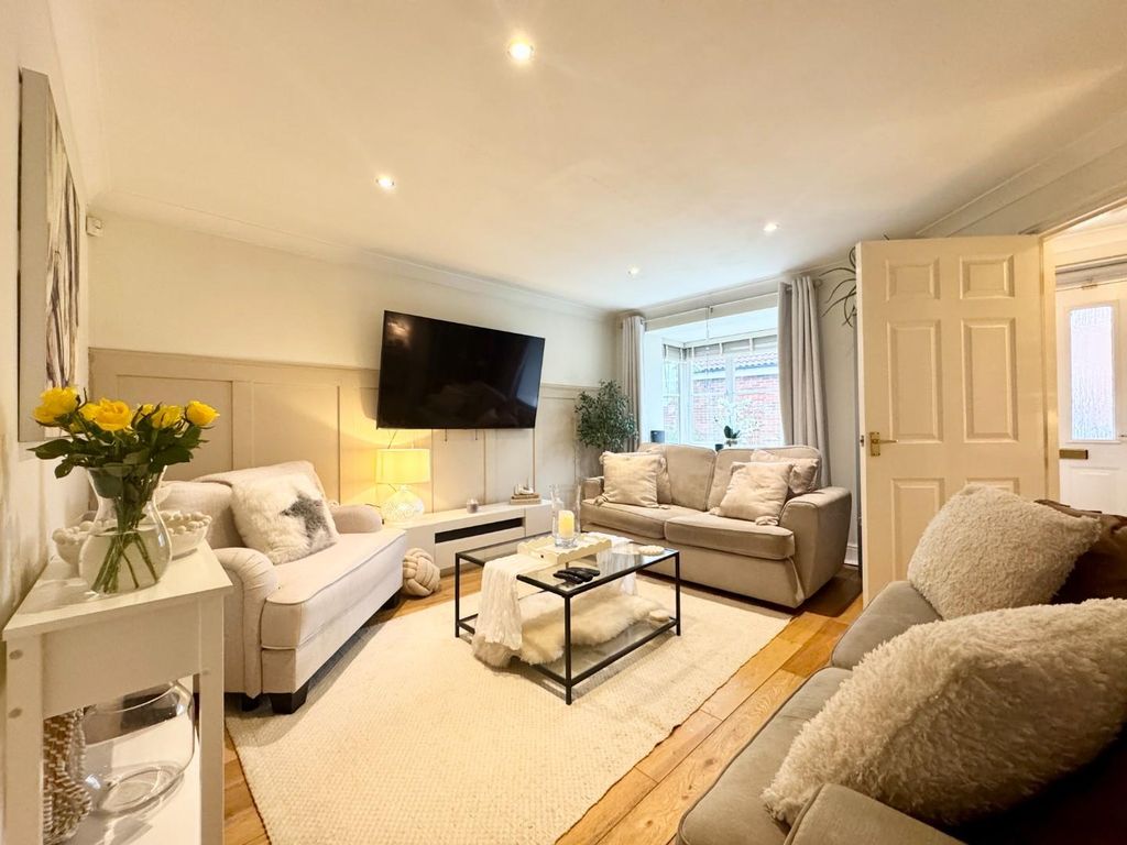 Property photo 2 of 19 Living Room