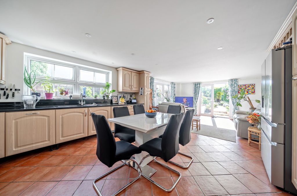 Property photo 3 of 25 1485748-14-6A469d...