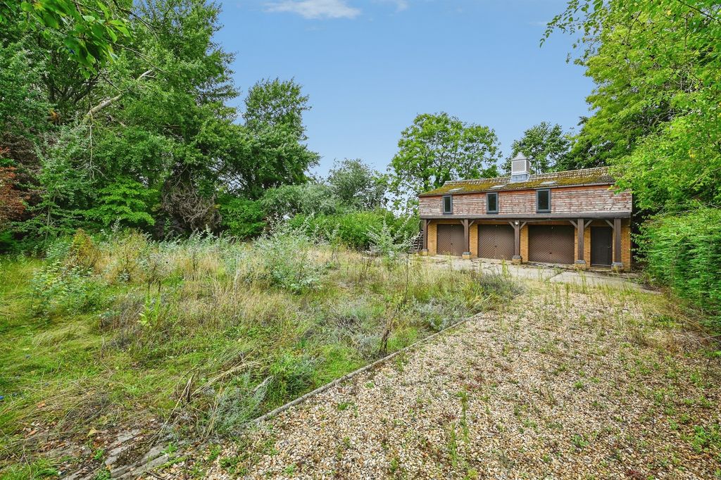 Property photo 2 of 24