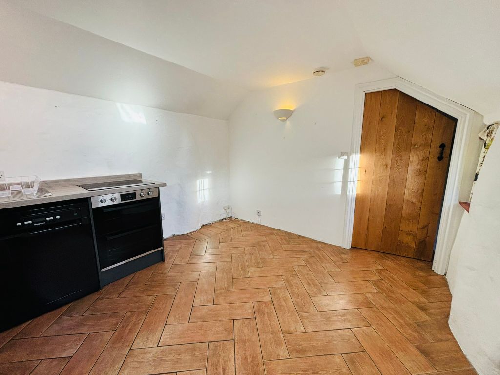 Property photo 3 of 8 Img_6997