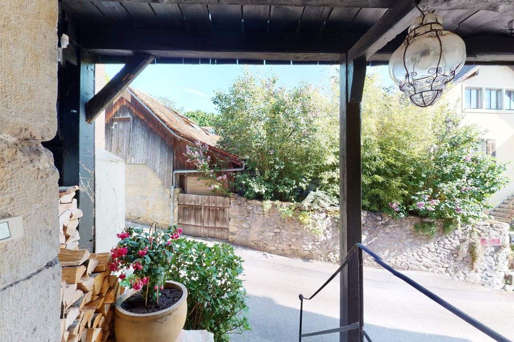 Property photo 3 of 11