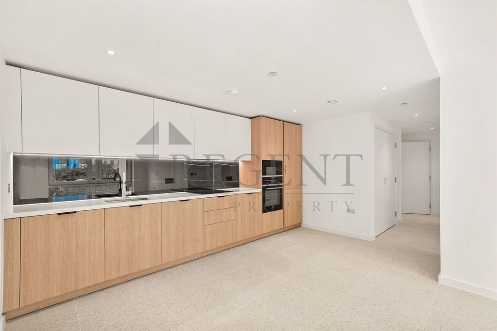 Property photo 3 of 17 Open Plan