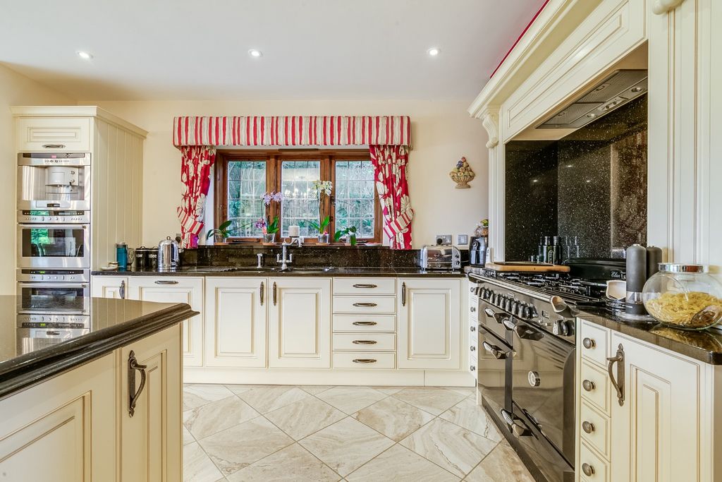 Additional image 9 of 6 bed detached house for saleMoormead Hill House, Offley Road, Hitchin SG5