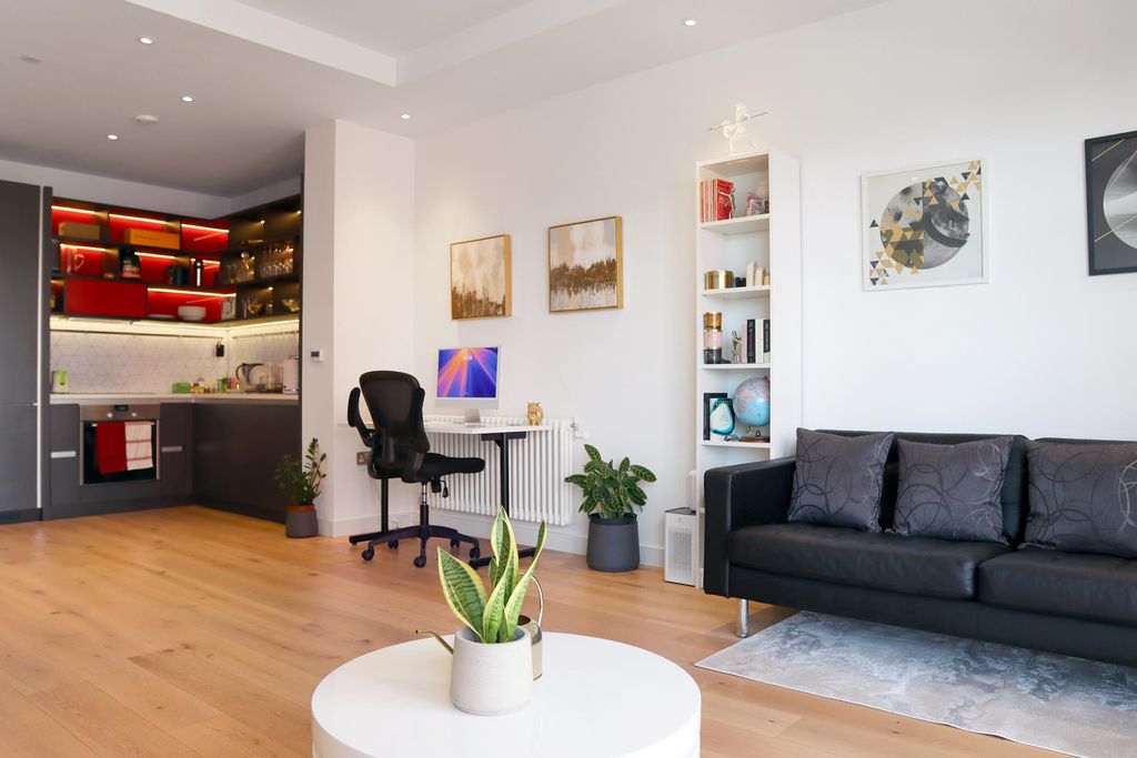 Property photo 2 of 14